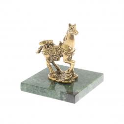 Статуэтка "Лошадь с мухой " из змеевика и бронзы 5,5х5,5х5,5 см