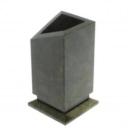 Карандашница из темного змеевика