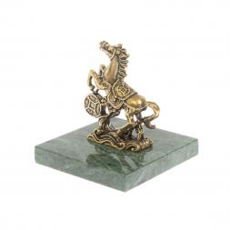 Статуэтка "Конь с монетой " из змеевика и бронзы 5,5х53,5х5,5 см