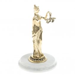 Статуэтка &amp;quot;Фемида&amp;quot; на подставке из мрамора