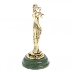 Статуэтка &amp;quot;Фемида&amp;quot; на подставке из нефрита