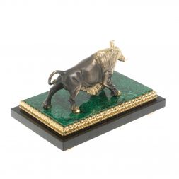 Бронзовая статуэтка &amp;quot;Бык&amp;quot; на подставке из малахита цвет патина