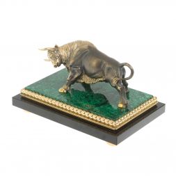 Бронзовая статуэтка &amp;quot;Бык&amp;quot; на подставке из малахита цвет патина