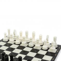 Шахматы из мрамора и гранита 3 в 1: шахматы, шашки, нарды