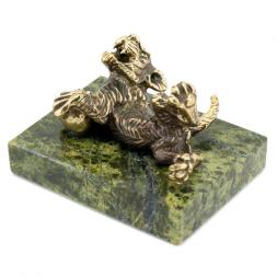 Статуэтка &amp;quot;Тигр с мячом&amp;quot; из бронзы и змеевика