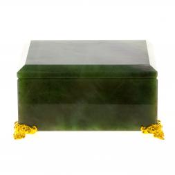 Шкатулка из нефрита 9,5х8х5 см