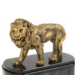 Часы "Лев" из шабровского змеевика и мрамолита