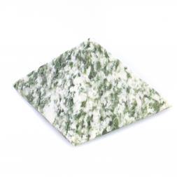 Пирамида жадеит бело-зеленый 4х4х2,5 см