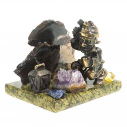 Сувенирная статуэтка "Гном камнерез" бронза камень