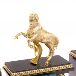 Письменный прибор "Конь на дыбах" камень малахит