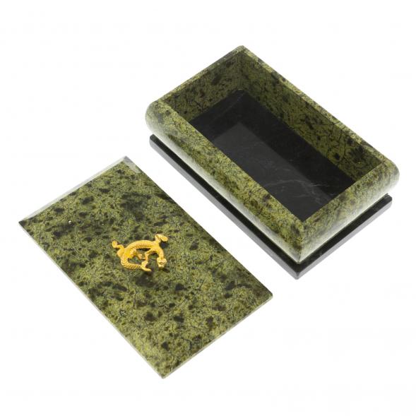 Шкатулка из змеевика с ящерицей 12,5х7,5х5,5 см 129504