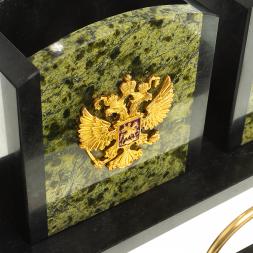 Настольный набор из змеевика &amp;quot;Канцелярский&amp;quot; с гербом РФ