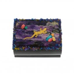 Шкатулка с иллюстрацией под чароит &amp;quot;Ящерица и самоцветы&amp;quot; змеевик 10х6,5х6 см