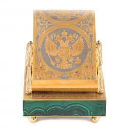 Подставка для телефона &amp;quot;Герб России&amp;quot; камень малахит Златоуст