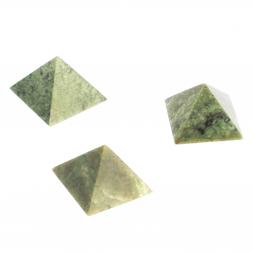 Пирамида из жадеита 4х4х3 см