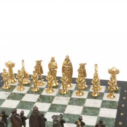Шахматы подарочные из бронзы "Средневековье" 40х40 см мрамор змеевик