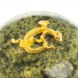 Шкатулка круглая с ящерицей камень змеевик 8х8х6,5 см