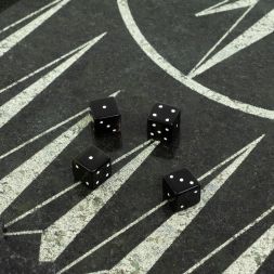 Кубики зарики 1 см черные 4 шт