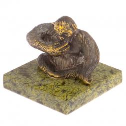 Обезьяна "Никому ничего не скажу" змеевик