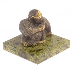 Обезьяна "Никому ничего не скажу" змеевик