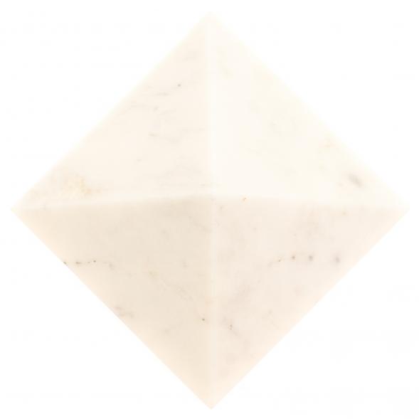 Пирамида из белого мрамора 10,5х10,5х6,5 см 126382