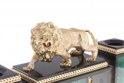Настольный прибор "Рычащий лев" камень малахит