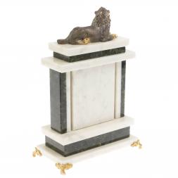 Часы &amp;quot;Лев&amp;quot; из нефрита белого мрамора