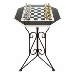 Шахматный стол "Дискобол" мрамор, змеевик на металлической подставке