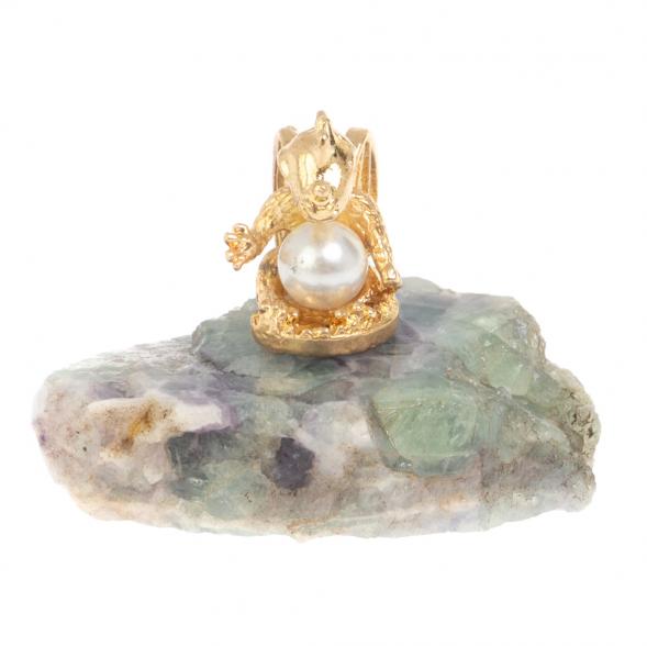 Сувенир &amp;quot;Дракончик с жемчугом&amp;quot; из флюорита 126843