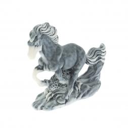 Сувенир "Лошадка скачет" из мраморной крошки