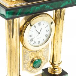 Каминные часы &amp;quot;Конь на дыбах&amp;quot; из малахита Златоуст