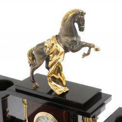Настольный набор&amp;quot; Конь с попоной&amp;quot; из яшмы