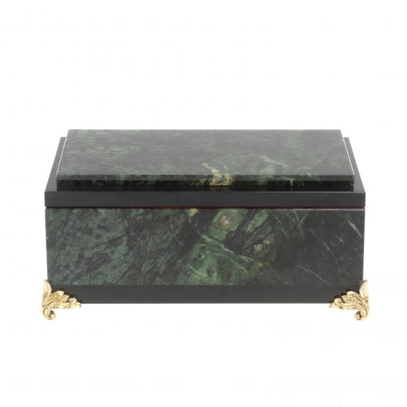 Ларец из нефрита на бронзовых ножках 17,5х9х10 см 127159