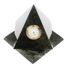 Настольные часы &amp;quot;Пирамида&amp;quot; 12,5х12,5х13,5 см вращающиеся камень змеевик