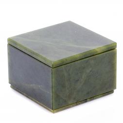 Шкатулка из нефрита 6,5х6,5х4,5 см