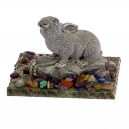 Сувенир "Кролик с морковкой" из мрамолита