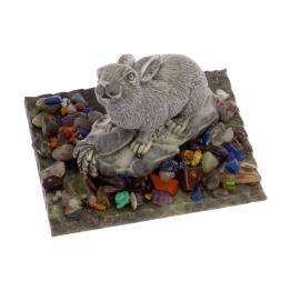 Сувенир "Кролик с морковкой" из мрамолита