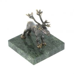 Статуэтка &amp;quot;Северный олень&amp;quot; из бронзы и змеевика