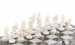 Сувенирные шахматы "Средневековье" камень мрамор змеевик 40х40 см