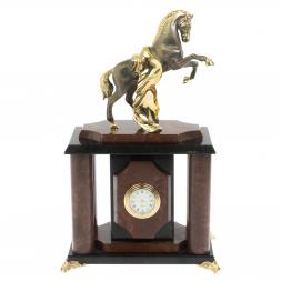 Часы "Конь с попоной" из лемезита