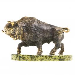 Бронзовая статуэтка "Зубр" на подставке из камня змеевик