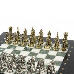 Шахматы "Рыцари" из мрамора и змеевика доска 28х28 см