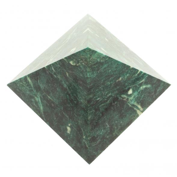 Пирамида 8х8х7 см камень змеевик 113880
