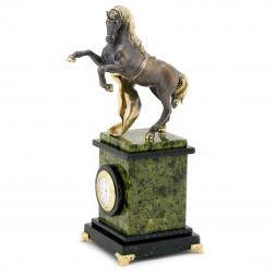 Настольные часы &amp;quot;Конь на дыбах&amp;quot; камень змеевик