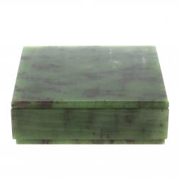 Шкатулка из саянского нефрита 10х10х3,5 см