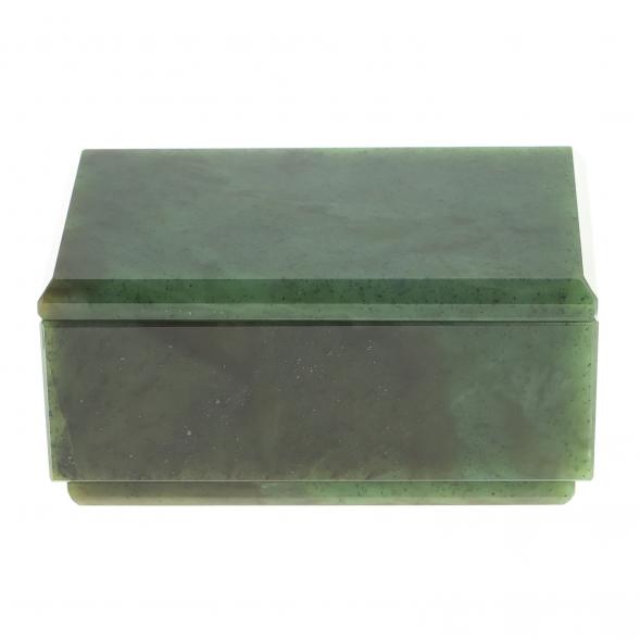 Шкатулка из нефрита прямоугольная 9х5,5х4,5 см 123610