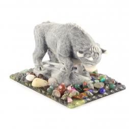 Сувенир &amp;quot;Бык в стойке&amp;quot; из мрамолита на подставке из змеевика