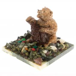 Сувенир "Медведь, играющий на пне" змеевик