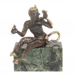 Бронзовая статуэтка "Чертик" на подставке из темно-зеленого змеевика