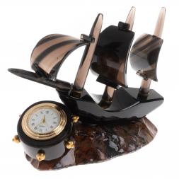 Настольные часы "Парусник" из черного обсидиана